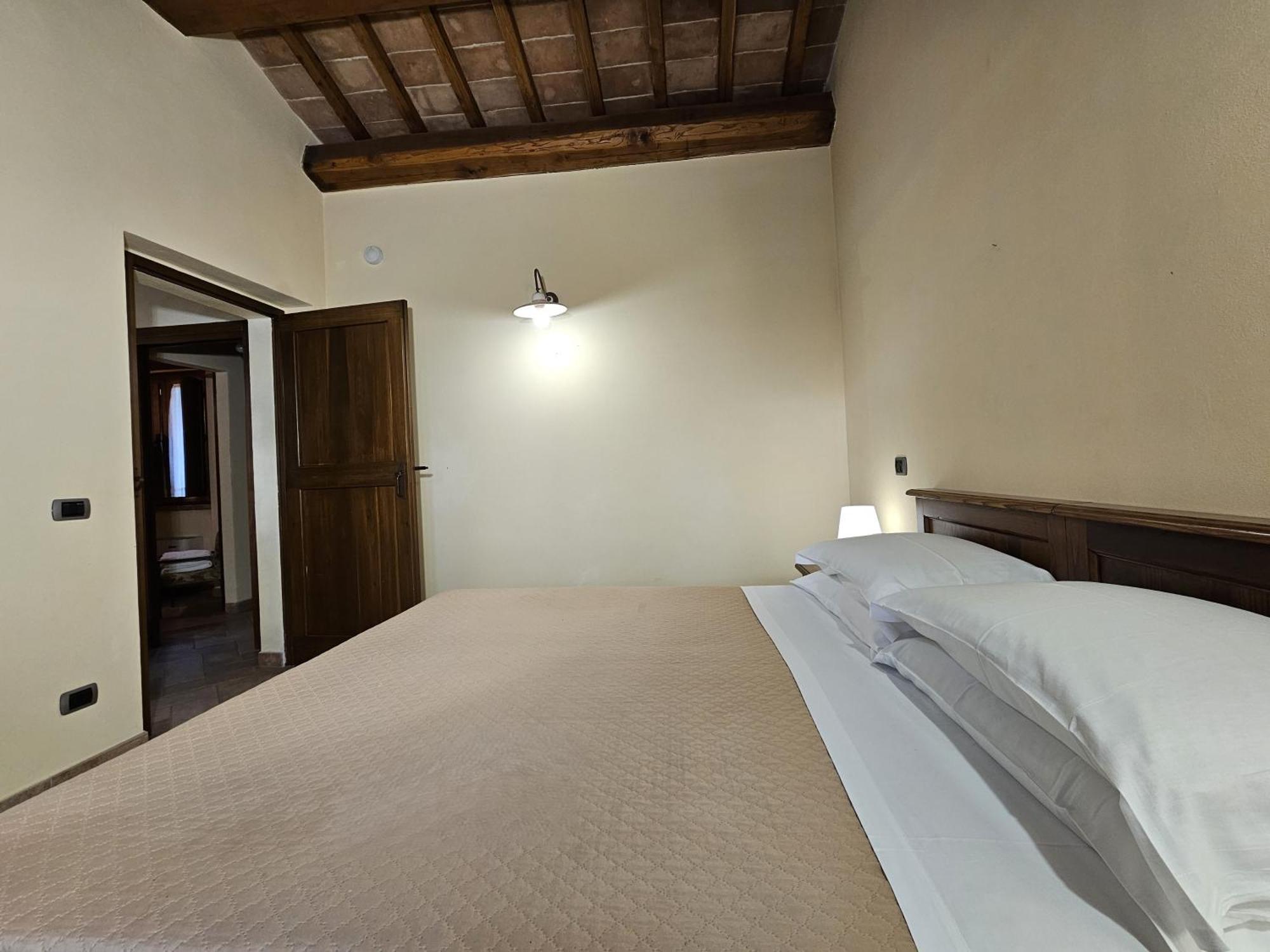 La Fonte Di Montebuono Villa Magione Ruang foto