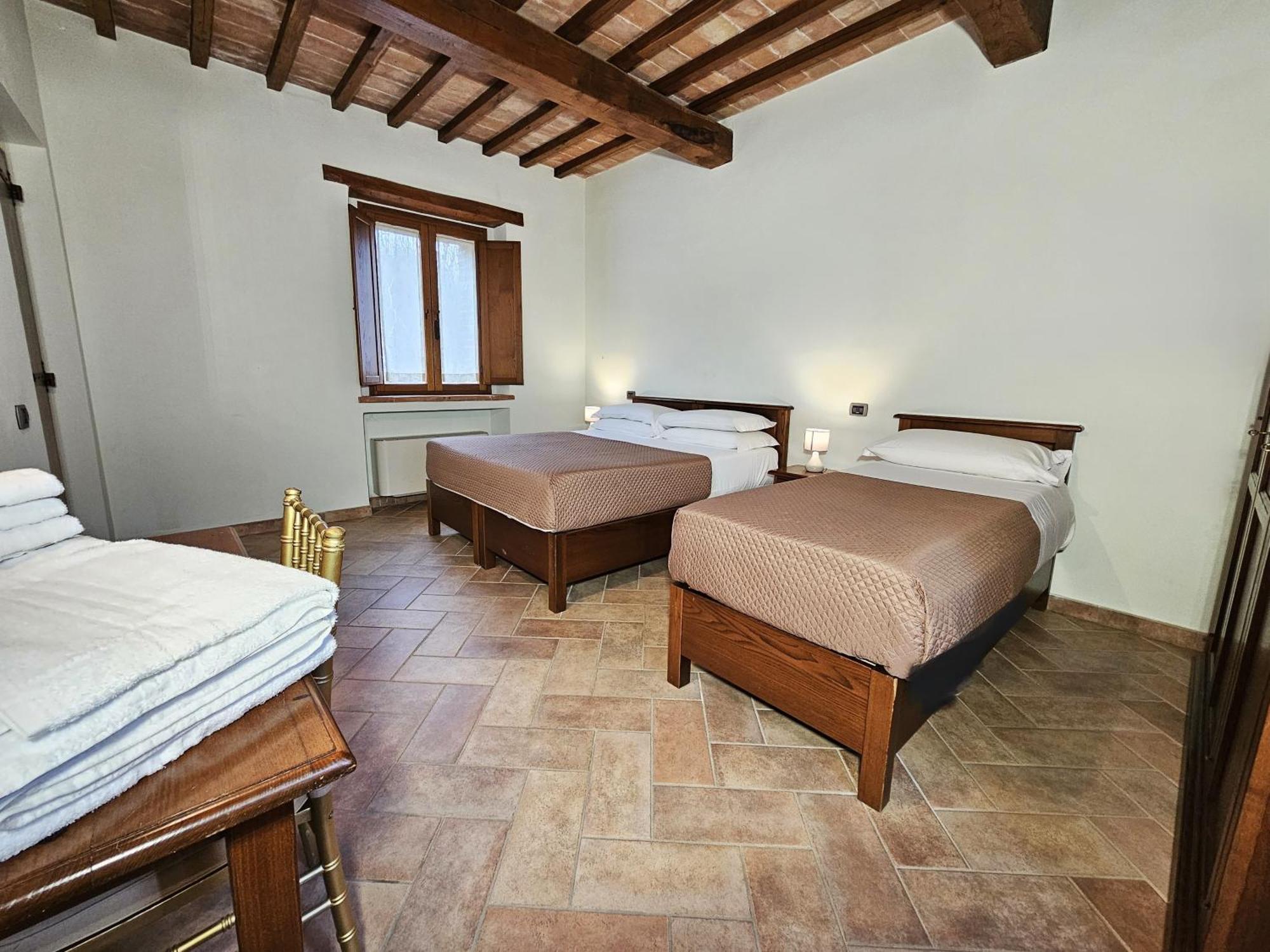 La Fonte Di Montebuono Villa Magione Ruang foto